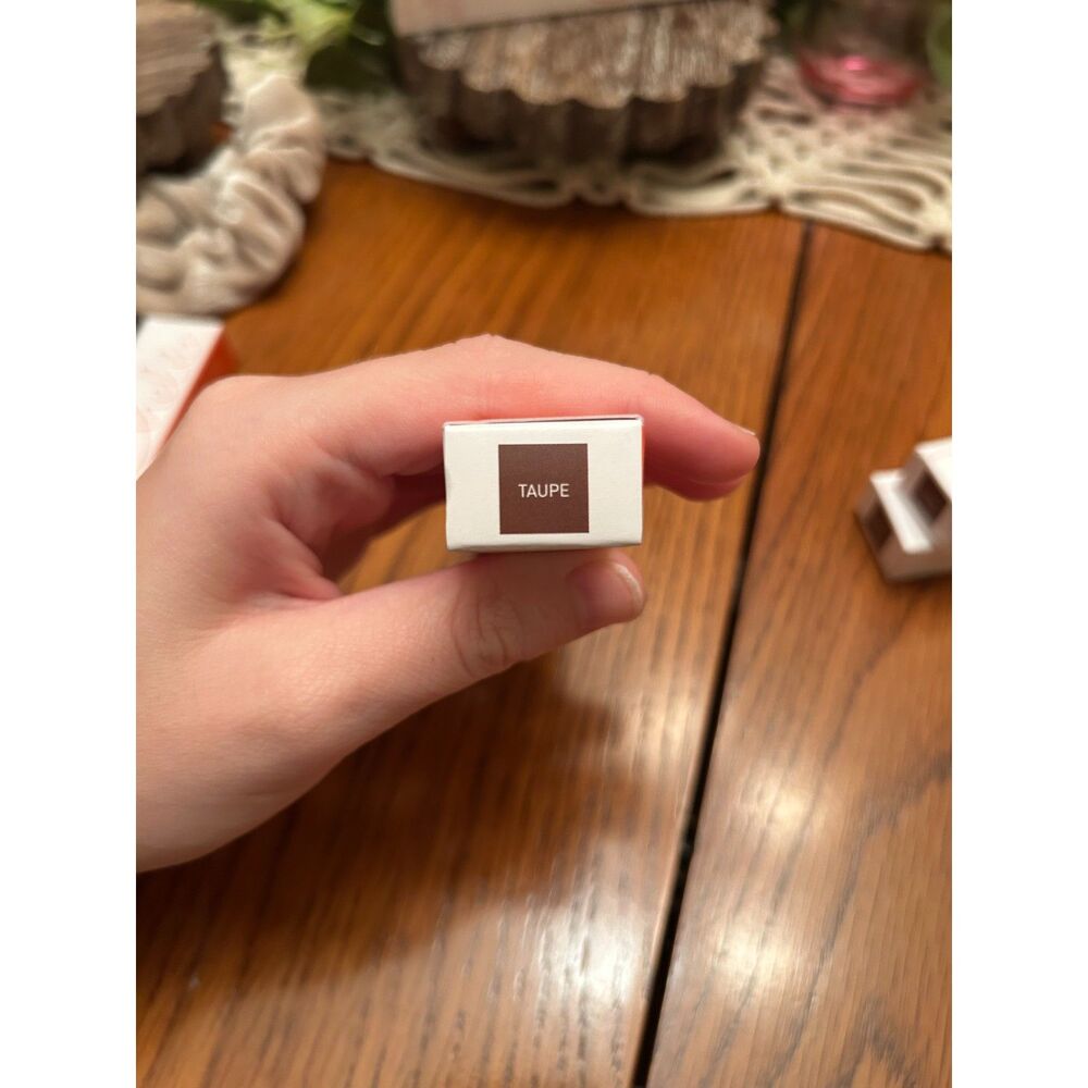 Chella EyeBrow Cream - Taupe - Picture 4 of 4